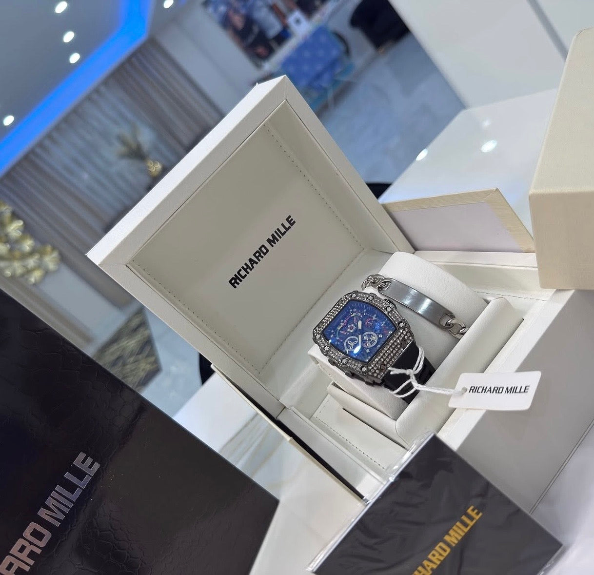 RM CON CAJA ORIGINAL Y PULSERA DE REGALO