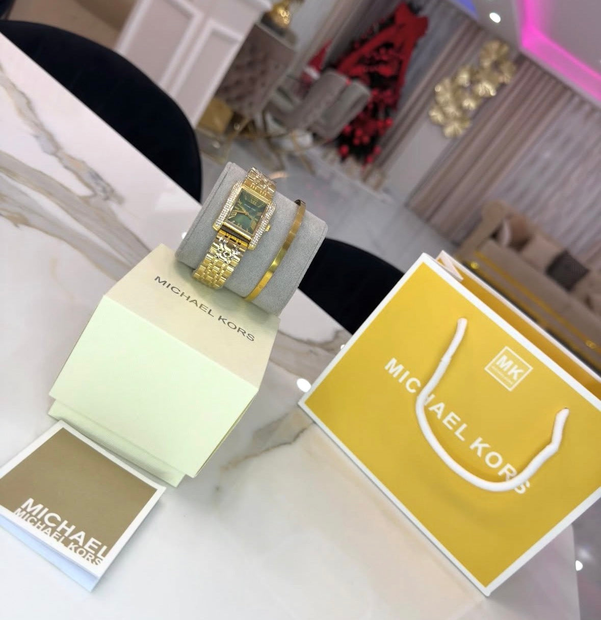 MK MUJER CON CAJA ORIGINAL Y PULSERA DE REGALO